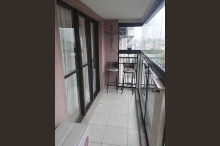 Apartamento à venda com 67m², 2 quartos e 1 vagaVaranda