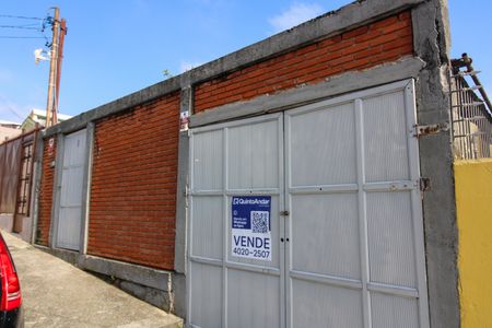 Casa à venda com 208m², 3 quartos e 1 vaga Casa à venda com 208m², 3 quartos e 1 vagaFachada