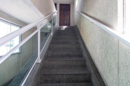 Apartamento à venda com 54m², 2 quartos e 1 vagaEscada