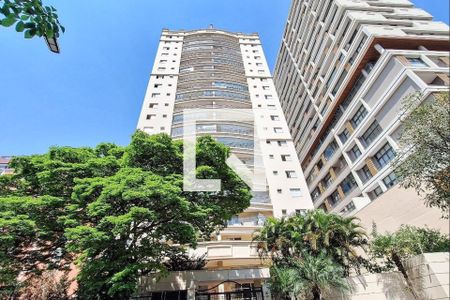 Apartamento à venda com 197m², 4 quartos e 3 vagas Apartamento à venda com 197m², 4 quartos e 3 vagasFachada