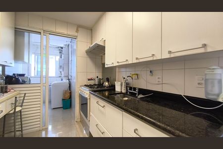Apartamento à venda com 197m², 4 quartos e 3 vagas Apartamento à venda com 197m², 4 quartos e 3 vagasCozinha