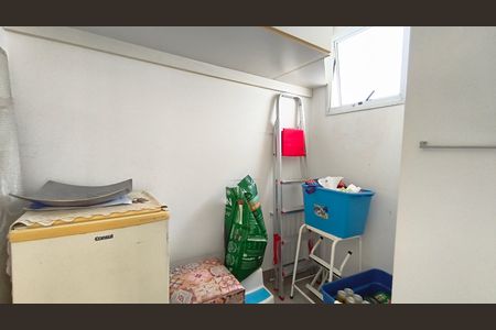 Apartamento à venda com 197m², 4 quartos e 3 vagas Apartamento à venda com 197m², 4 quartos e 3 vagasQuarto de Serviço