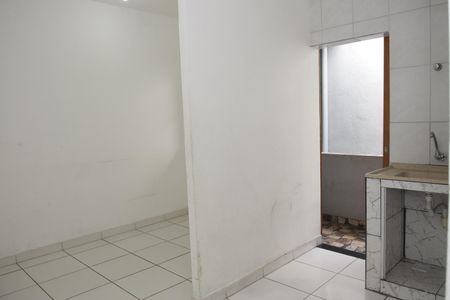 Casa para alugar com 2 quartos, 85m² em Jardim Dom José, Embu das Artes