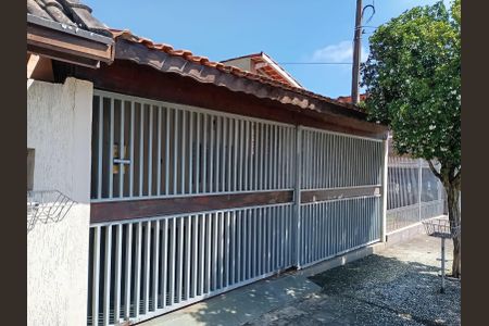 Casa para alugar com 175m², 2 quartos e 2 vagas Casa para alugar com 175m², 2 quartos e 2 vagasFachada