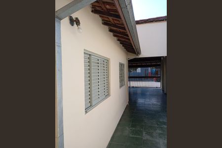 Casa para alugar com 175m², 2 quartos e 2 vagas Casa para alugar com 175m², 2 quartos e 2 vagasÁrea externa