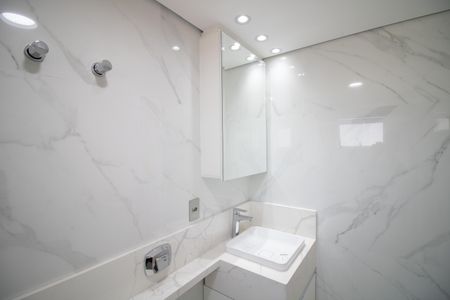 Apartamento à venda com 67m², 2 quartos e 1 vaga Apartamento à venda com 67m², 2 quartos e 1 vagaBANHEIRO