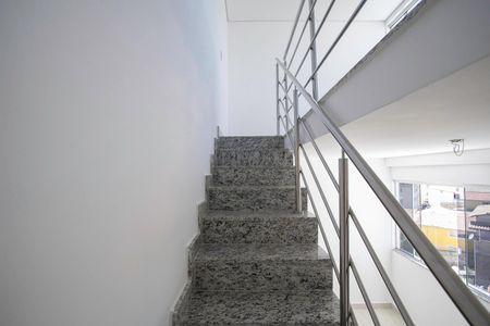 Apartamento à venda com 125m², 2 quartos e 3 vagas Apartamento à venda com 125m², 2 quartos e 3 vagasEscada