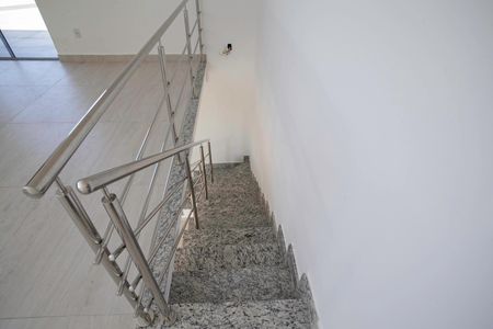 Apartamento à venda com 125m², 2 quartos e 3 vagas Apartamento à venda com 125m², 2 quartos e 3 vagasEscada
