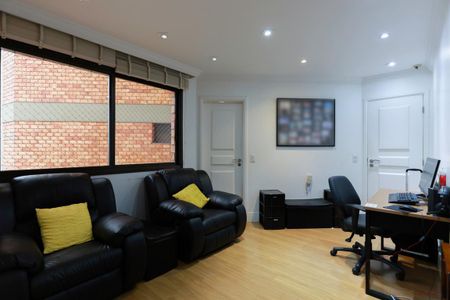 Apartamento à venda com 249m², 4 quartos e sem vaga Apartamento à venda com 249m², 4 quartos e sem vagaSala de TV