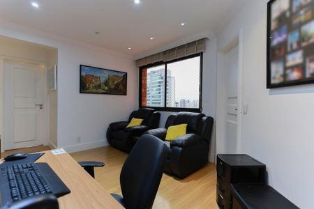 Apartamento à venda com 249m², 4 quartos e sem vaga Apartamento à venda com 249m², 4 quartos e sem vagaSala de TV