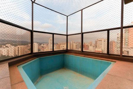 Apartamento à venda com 249m², 4 quartos e sem vaga Apartamento à venda com 249m², 4 quartos e sem vagaPiscina privativa