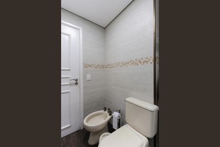 Apartamento à venda com 249m², 4 quartos e sem vaga Apartamento à venda com 249m², 4 quartos e sem vagaBanheiro da suíte 3