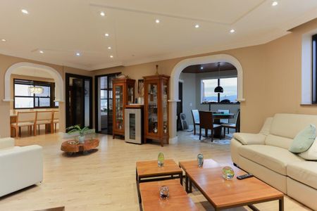 Apartamento à venda com 249m², 4 quartos e sem vaga Apartamento à venda com 249m², 4 quartos e sem vagaSala de estar