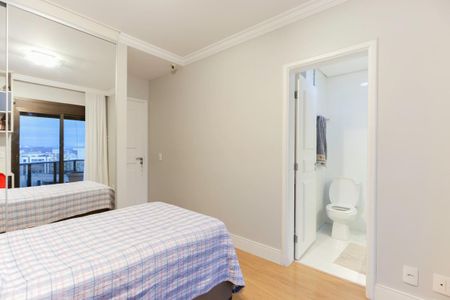 Apartamento à venda com 249m², 4 quartos e sem vaga Apartamento à venda com 249m², 4 quartos e sem vagaSuíte 2