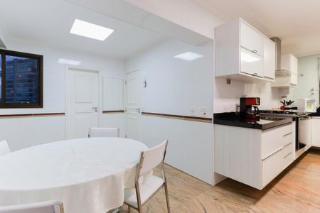 Apartamento à venda com 249m², 4 quartos e sem vaga Apartamento à venda com 249m², 4 quartos e sem vagaCopa