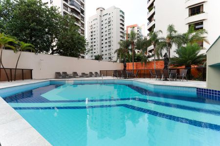 Apartamento à venda com 249m², 4 quartos e sem vaga Apartamento à venda com 249m², 4 quartos e sem vagaÁrea comum - Piscina