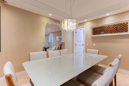Apartamento à venda com 249m², 4 quartos e sem vaga Apartamento à venda com 249m², 4 quartos e sem vagaSala de jantar