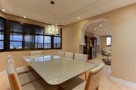 Apartamento à venda com 249m², 4 quartos e sem vaga Apartamento à venda com 249m², 4 quartos e sem vagaSala de jantar