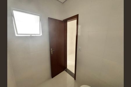 Banheiro de apartamento à venda com 2 quartos, 38m² em Parque Boturussu, São Paulo