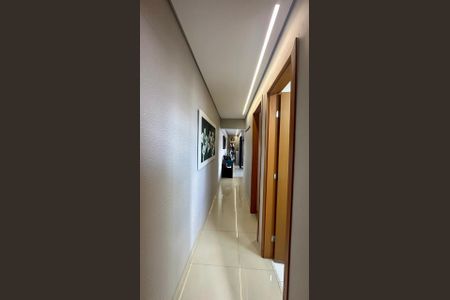 Apartamento para alugar com 60m², 2 quartos e 2 vagasCorredor 