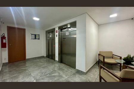 Apartamento para alugar com 60m², 2 quartos e 2 vagasHall social