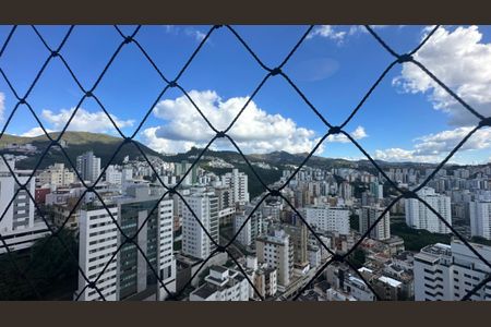 Apartamento para alugar com 60m², 2 quartos e 2 vagasVista quarto 