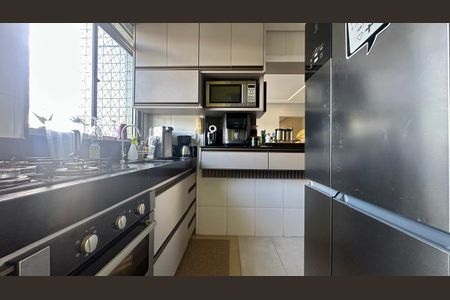 Apartamento para alugar com 60m², 2 quartos e 2 vagasCozinha 