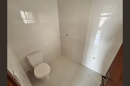 Banheiro de apartamento à venda com 2 quartos, 38m² em Parque Boturussu, São Paulo