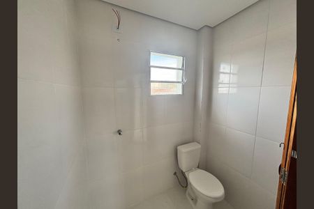 Banheiro de apartamento à venda com 2 quartos, 34m² em Parque Boturussu, São Paulo