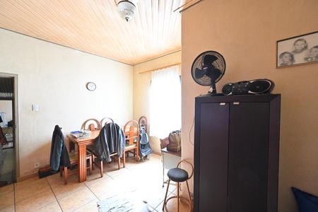 Casa à venda com 500m², 3 quartos e 4 vagas Casa à venda com 500m², 3 quartos e 4 vagasQuarto 2