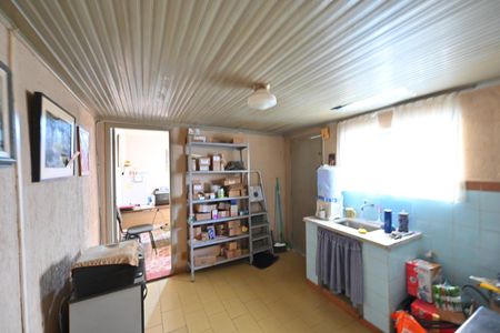 Casa à venda com 500m², 3 quartos e 4 vagas Casa à venda com 500m², 3 quartos e 4 vagasCopa