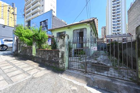 Casa à venda com 500m², 3 quartos e 4 vagas Casa à venda com 500m², 3 quartos e 4 vagasFachada