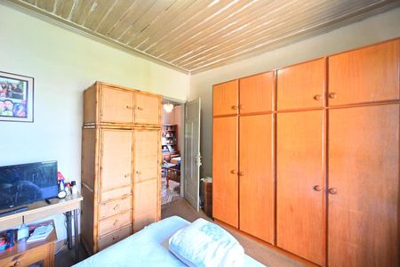 Casa à venda com 500m², 3 quartos e 4 vagas Casa à venda com 500m², 3 quartos e 4 vagasQuarto 1