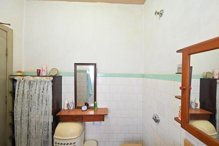 Casa à venda com 500m², 3 quartos e 4 vagas Casa à venda com 500m², 3 quartos e 4 vagasBanheiro Social 1