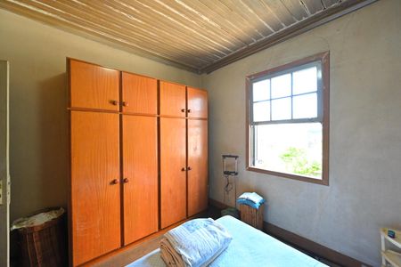 Casa à venda com 500m², 3 quartos e 4 vagas Casa à venda com 500m², 3 quartos e 4 vagasQuarto 1