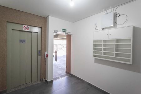 Apartamento à venda com 125m², 2 quartos e 3 vagas Apartamento à venda com 125m², 2 quartos e 3 vagasHall social