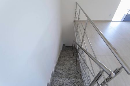 Apartamento à venda com 125m², 2 quartos e 3 vagas Apartamento à venda com 125m², 2 quartos e 3 vagasEscada