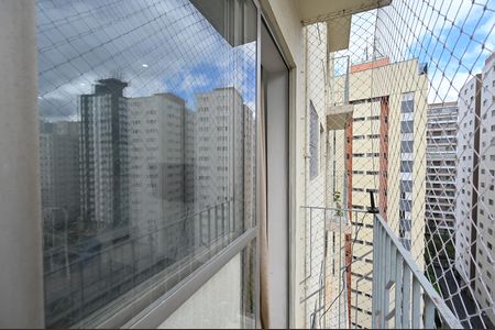 Varanda de apartamento para alugar com 2 quartos, 65m² em Parque Imperial, São Paulo