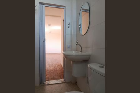 Banheiro de kitnet/studio para alugar com 1 quarto, 45m² em Perdizes, São Paulo