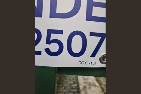 Casa à venda com 240m², 3 quartos e 2 vagasPlaquinha