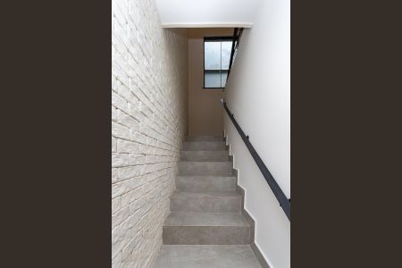 Casa à venda com 240m², 3 quartos e 2 vagasEscada