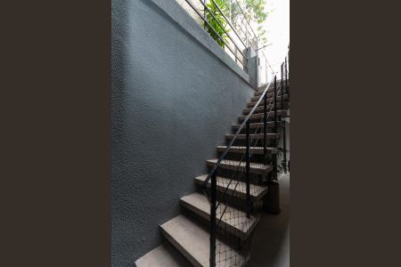 Casa à venda com 240m², 3 quartos e 2 vagasEscada Externa