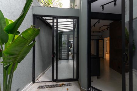 Casa à venda com 240m², 3 quartos e 2 vagasÁrea de Serviço