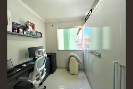 Apartamento à venda com 3 quartos, 60m² em Planalto, Belo Horizonte