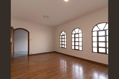 Casa para alugar com 270m², 2 quartos e 2 vagas Casa para alugar com 270m², 2 quartos e 2 vagasSala