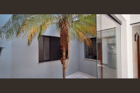 Casa à venda com 335m², 5 quartos e 6 vagasJardim de inverno 