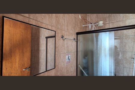 Casa à venda com 335m², 5 quartos e 6 vagasBanheiro Social 