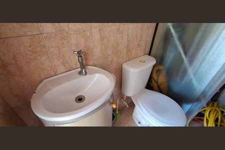 Casa à venda com 335m², 5 quartos e 6 vagasBanheiro Social 