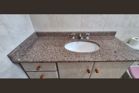 Casa à venda com 335m², 5 quartos e 6 vagasBanheiro Suíte 1