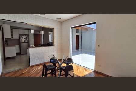 Casa à venda com 335m², 5 quartos e 6 vagasCopa